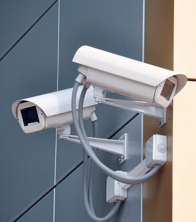 Kamery są bardzo przydatnym uzupełnieniem instalacji alarmowej. Kamery są bardzo przydatnym uzupełnieniem instalacji alarmowej.