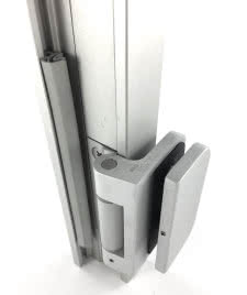 Aluminiowe ościeżnice do drzwi szklanych ze zintegrowanymi zawiasami - System CGLASS OFFICE Aluminiowe ościeżnice do drzwi szklanych ze zintegrowanymi zawiasami - System CGLASS OFFICE