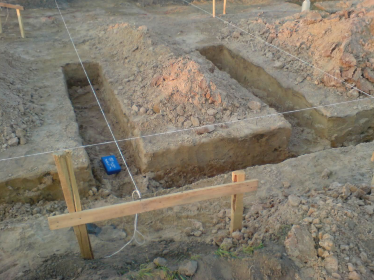 Roboty fundamentowe