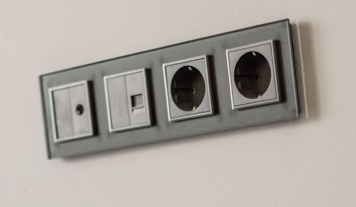 Montaż modułowy osprzętu elektrycznego Montaż modułowy osprzętu elektrycznego