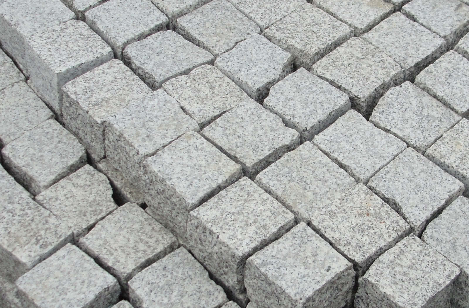 Kostka granitowa. fot. budujemydom.pl, DARSTON Kostka granitowa. fot. budujemydom.pl, DARSTON