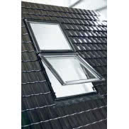 Okna dachowe Roto Designo z PVC w okleinach dekoracyjnych