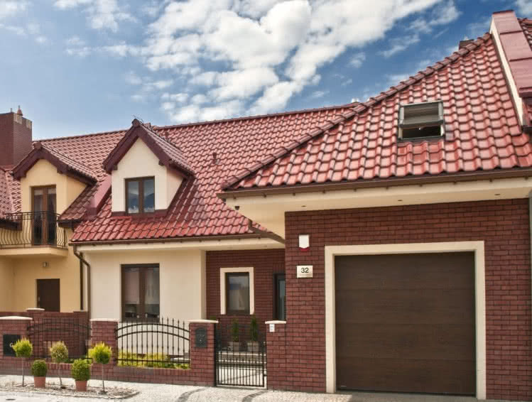 Dachówka ceramiczna w klasycznym wydaniu Dachówka ceramiczna w klasycznym wydaniu